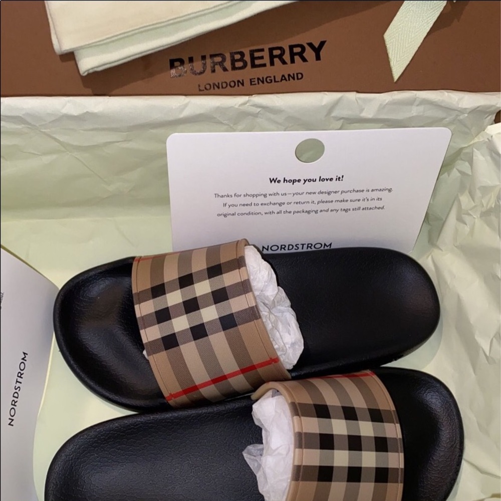 Burberry Slides - Picture 2 of 6